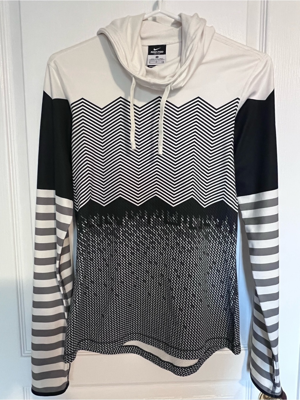 Nike White & Black Hooded Athletic Pullover
